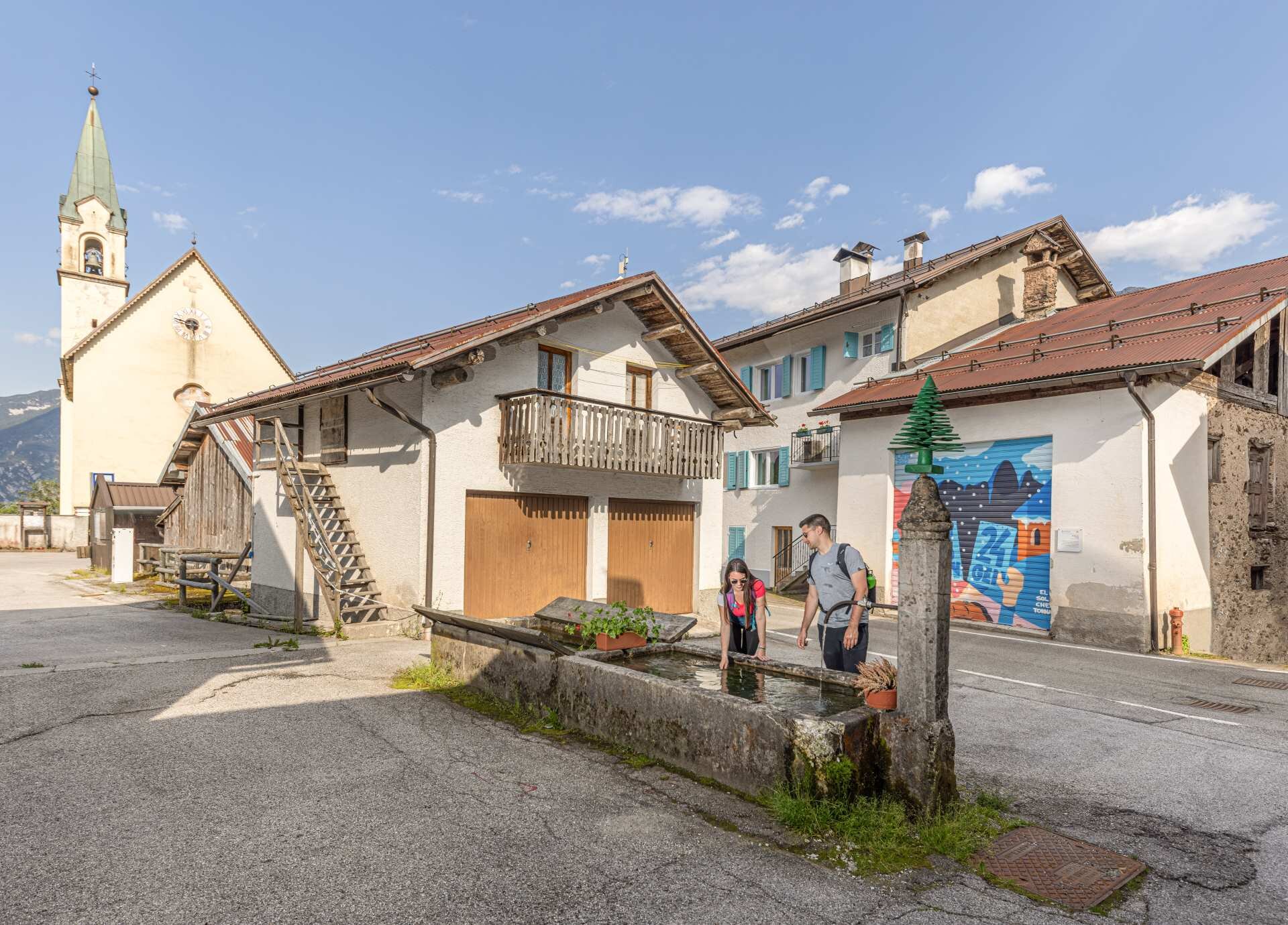 Paese e chiesa di Sagron Mis