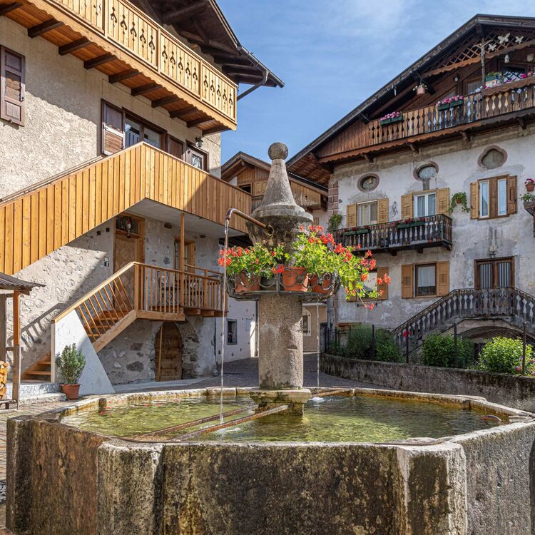 Fontana di Tonadico