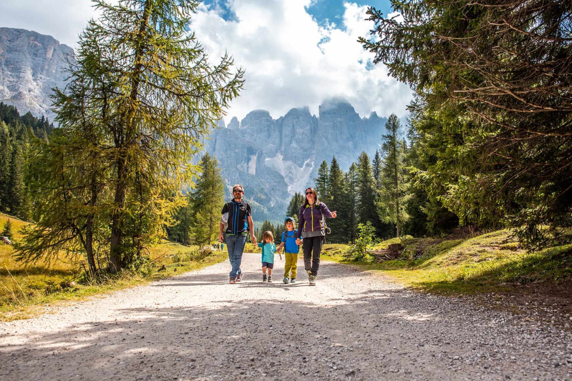 Baby trekking in val venegia