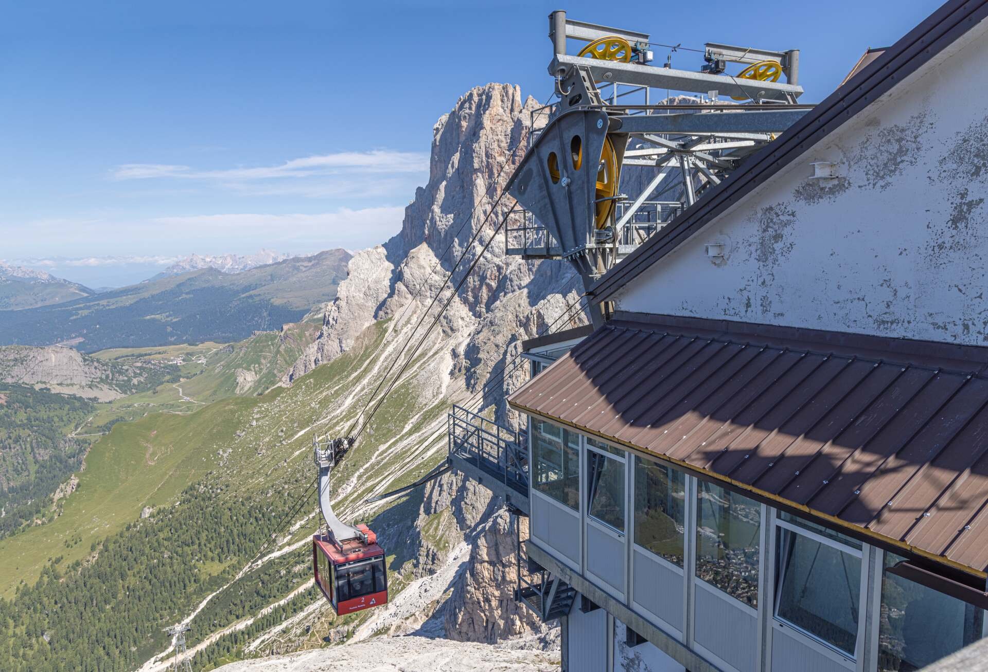 Arrivo della Funiva Rosetta a Colverde, San Martino di Castrozza