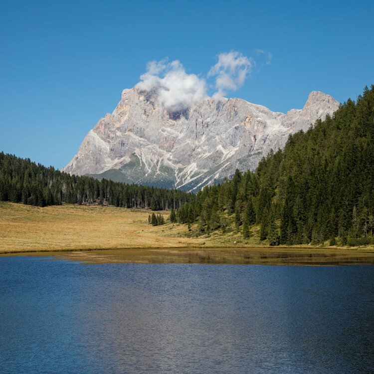 Vista sul lago calaita, dolomiti primiero