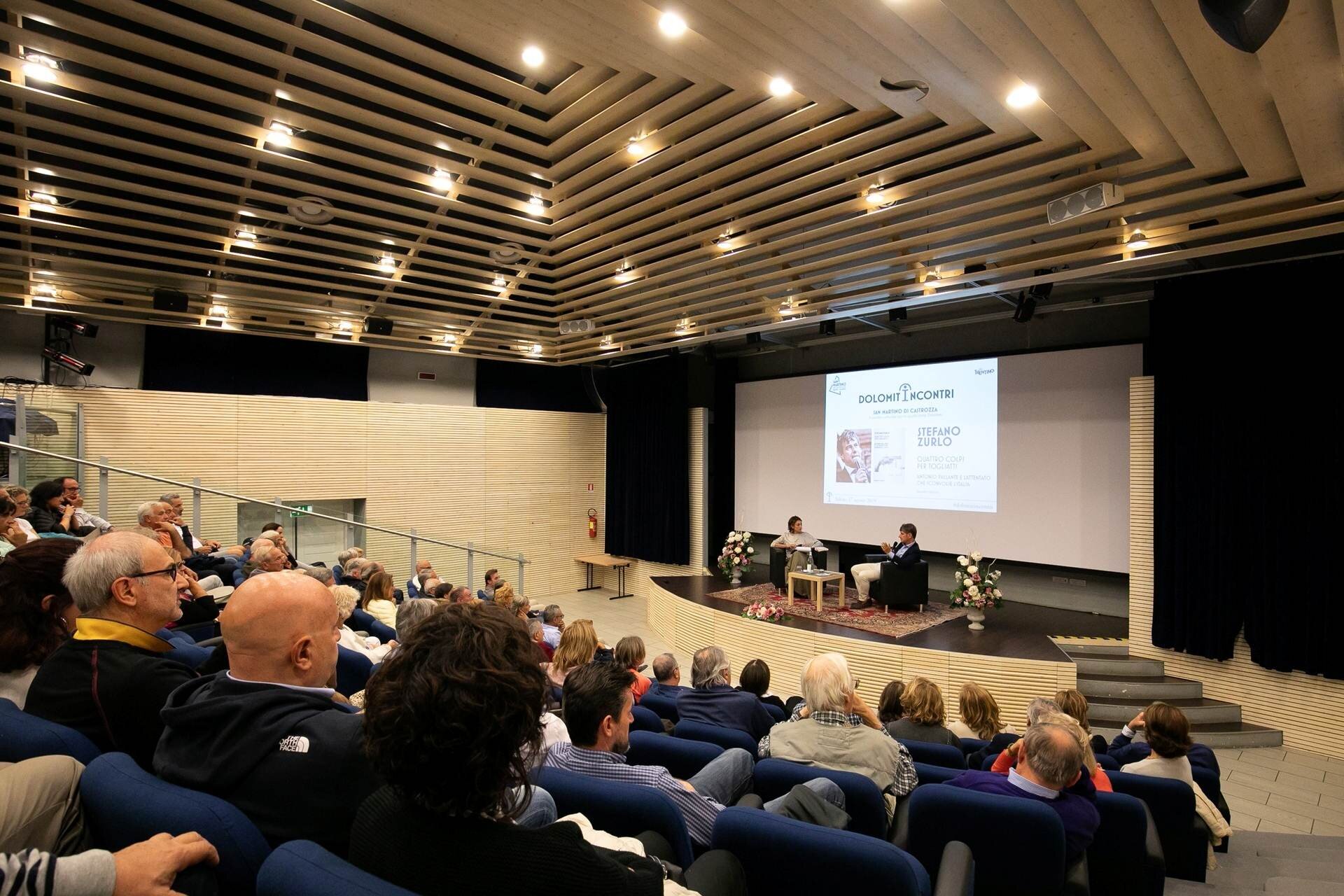 Auditorium in occasione della Dolomitiincontri in Primiero