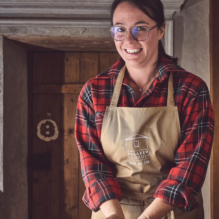 Silvia coletto sulla strada dei formaggi delle dolomiti