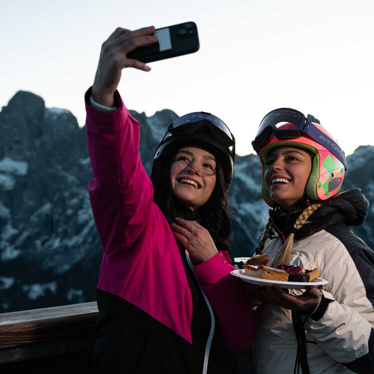 Skisunrise sulle dolomiti