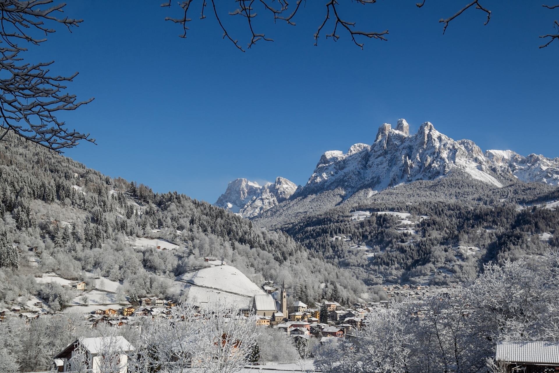 Panorama del Primiero con la neve