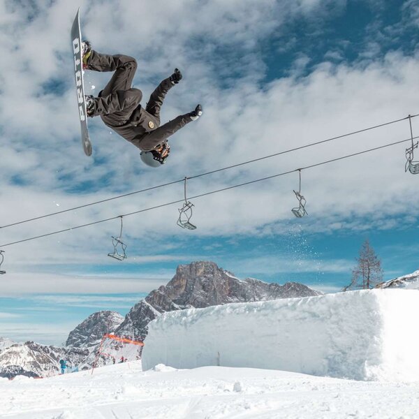 Salto nello snowpark a San Martino di Castrozza