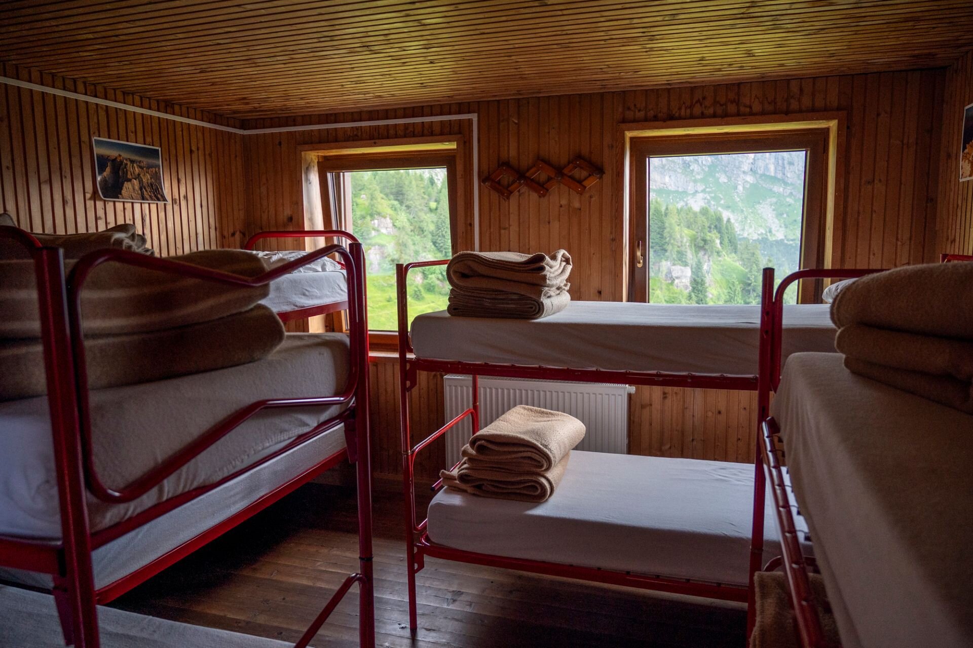 Interno camere del rifugio Scarpa