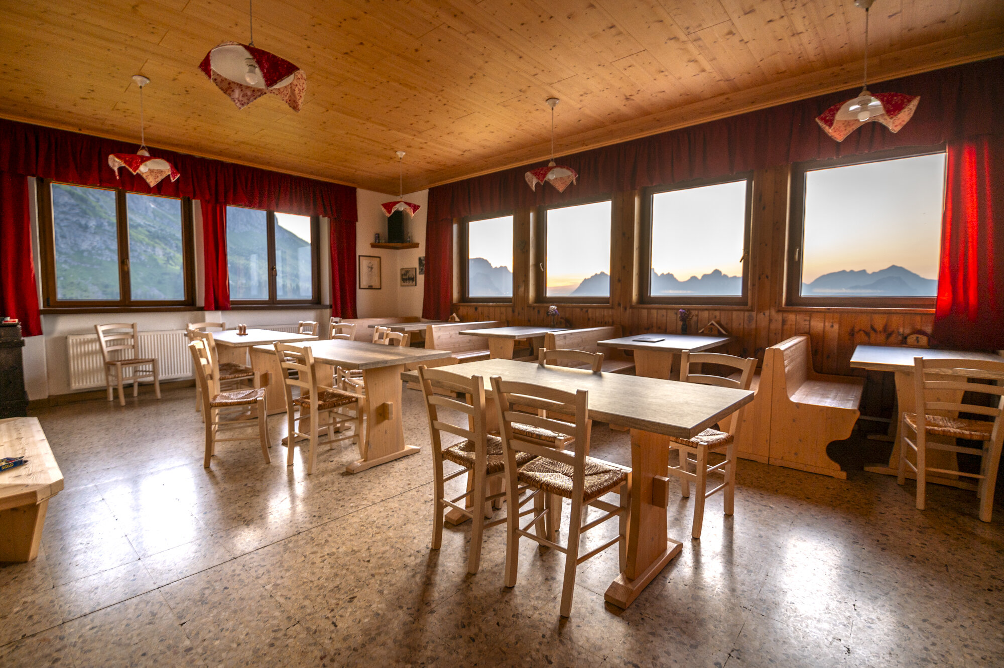 Rifugio Scarpa Sala 1