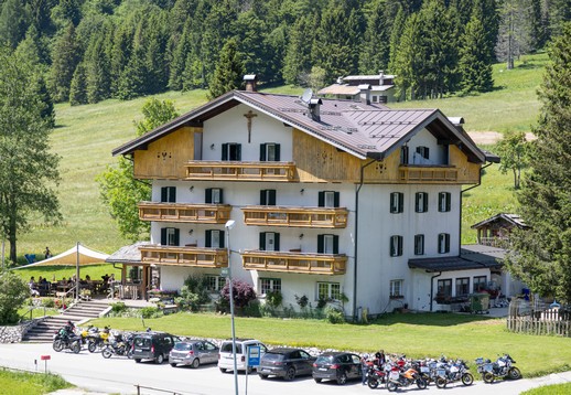RIFUGIO ESCURSIONISTICO CEREDA 