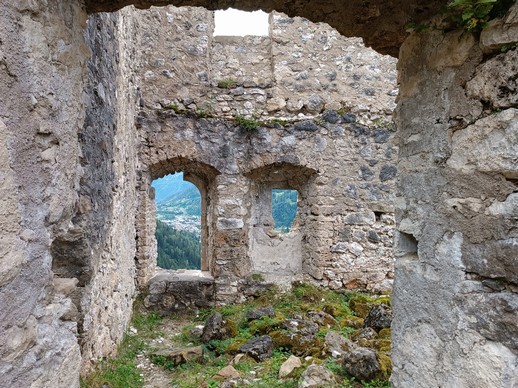 PRENOTA LA VISITA GUIDATA AL CASTELLO CON APERITIVO