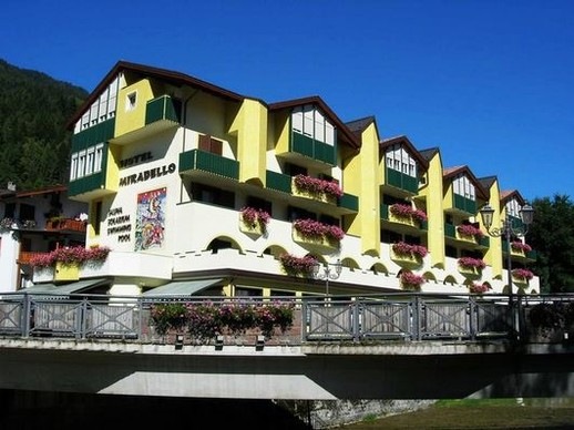 HOTEL MIRABELLO ****