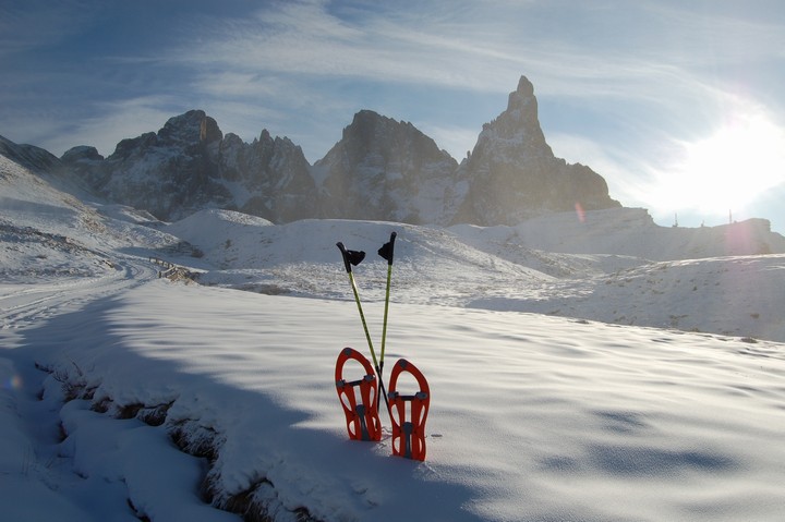 per chi non ama lo sci organizziamo un’escursione guidata con racchette da neve